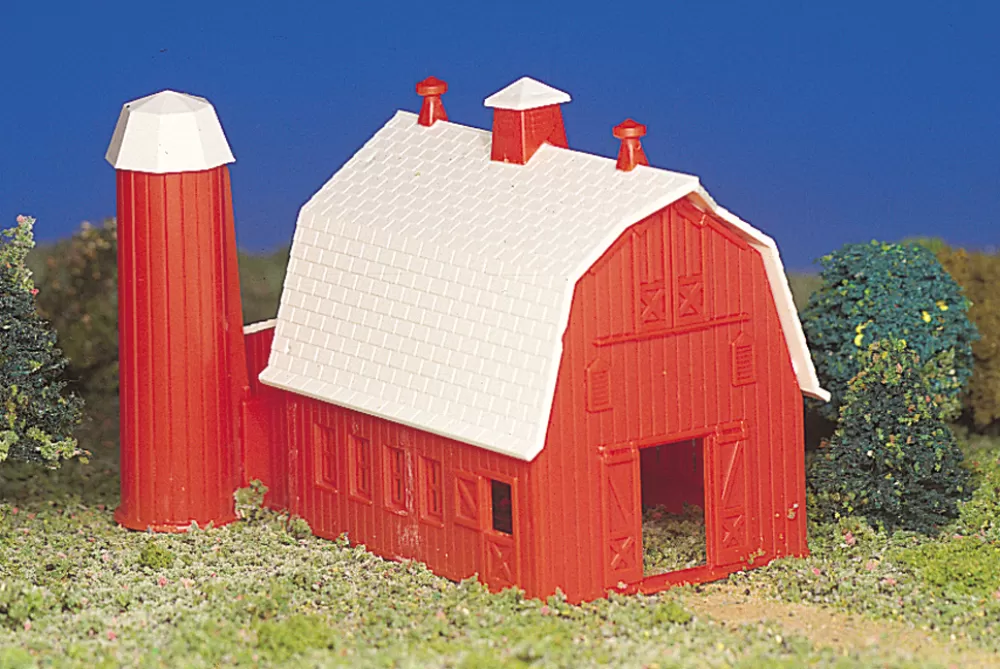 Kits*Bachmann Trains Barn (HO Scale)