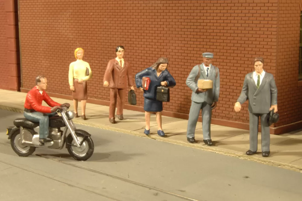 Minature Figures | O Scale Figures*Bachmann Trains City People With Motorcycle - O Scale