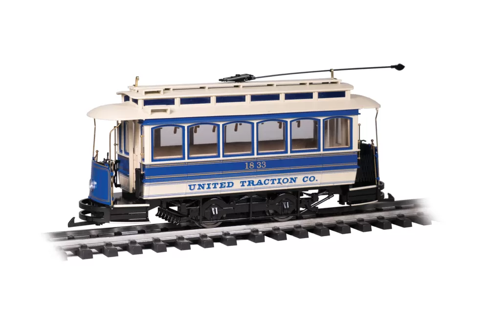 Closed Streetcar*Bachmann Trains Closed Streetcar - United Traction Company #1833 - Blue & Cream