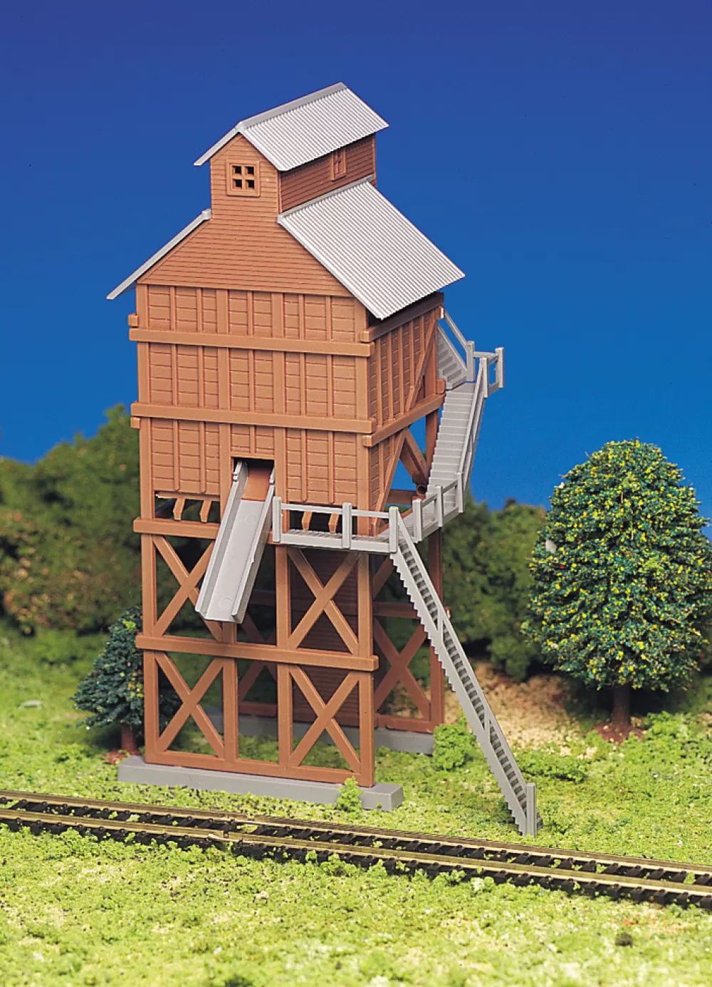 Kits*Bachmann Trains Coaling Station (HO Scale)