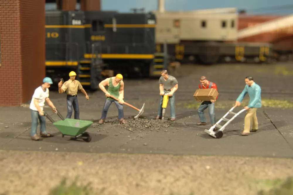 Minature Figures | O Scale Figures*Bachmann Trains Construction Workers - O Scale