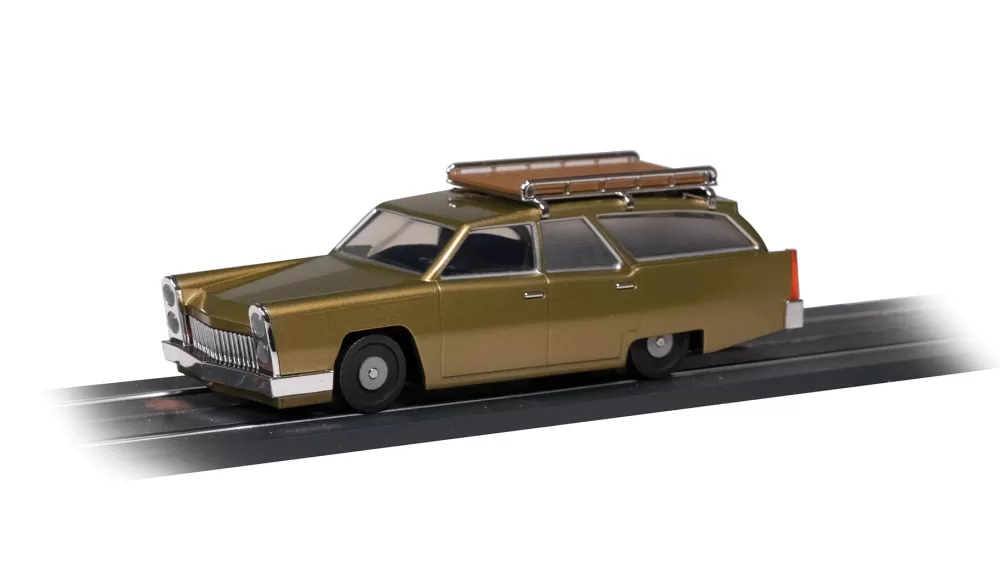 E-Z Street®*Bachmann Trains E-Z Street® Station Wagon - Gold