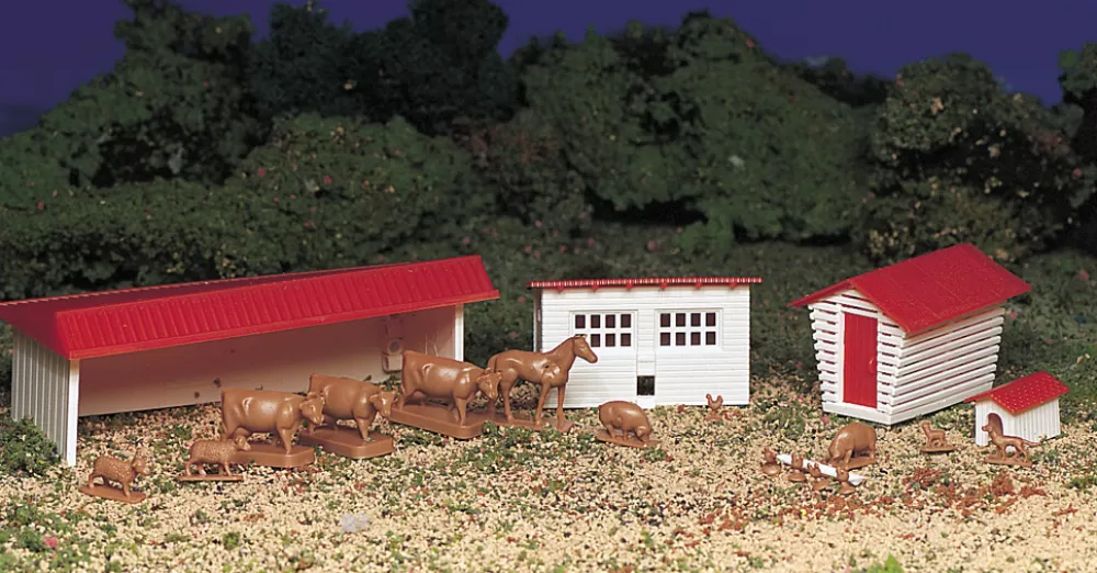 Kits*Bachmann Trains Farm Building With Animals (HO Scale)