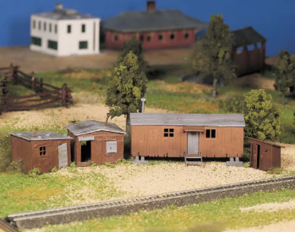 Kits*Bachmann Trains Hobo Jungle (two Shacks, Box Car, Outhouse)