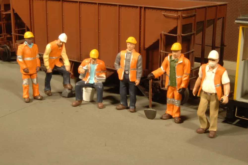 Minature Figures | N Scale Figures*Bachmann Trains Maintenance Workers - HO Scale