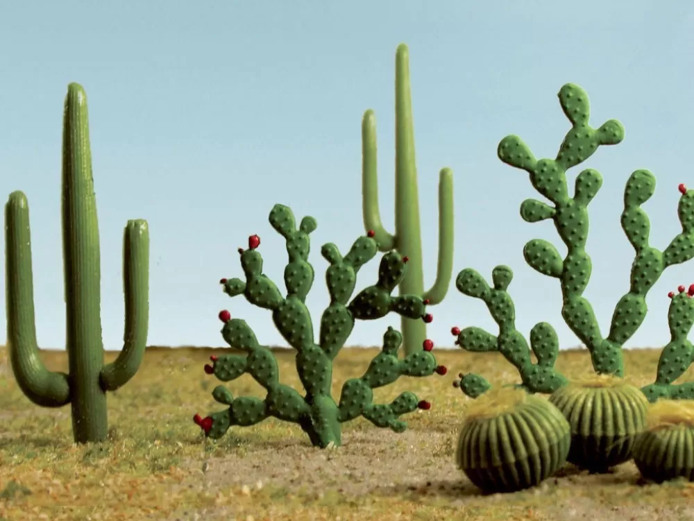 Jtt Scenery Products*Bachmann Trains Mixed Cacti - 1/4" To 2.5" Tall (15 Per Pack)