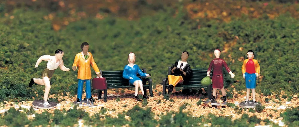 Minature Figures*Bachmann Trains People At Leisure (HO Scale)