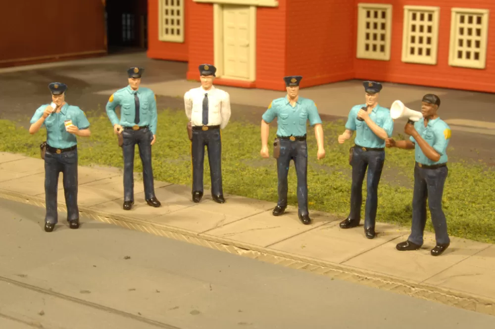 Minature Figures | Ho Scale Figures*Bachmann Trains Police Squad - HO Scale