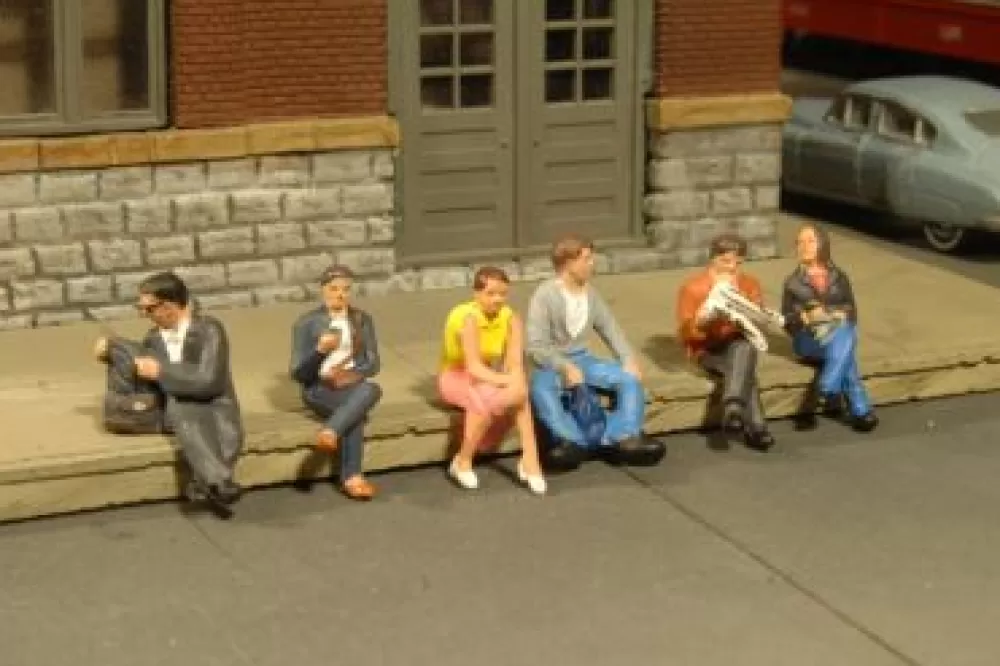 Minature Figures | O Scale Figures*Bachmann Trains Seated Platform Passengers - O Scale