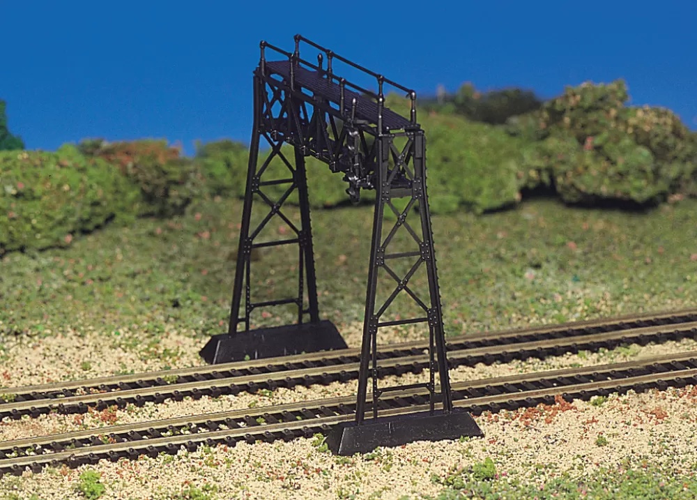 Kits*Bachmann Trains Signal Bridge (HO Scale)