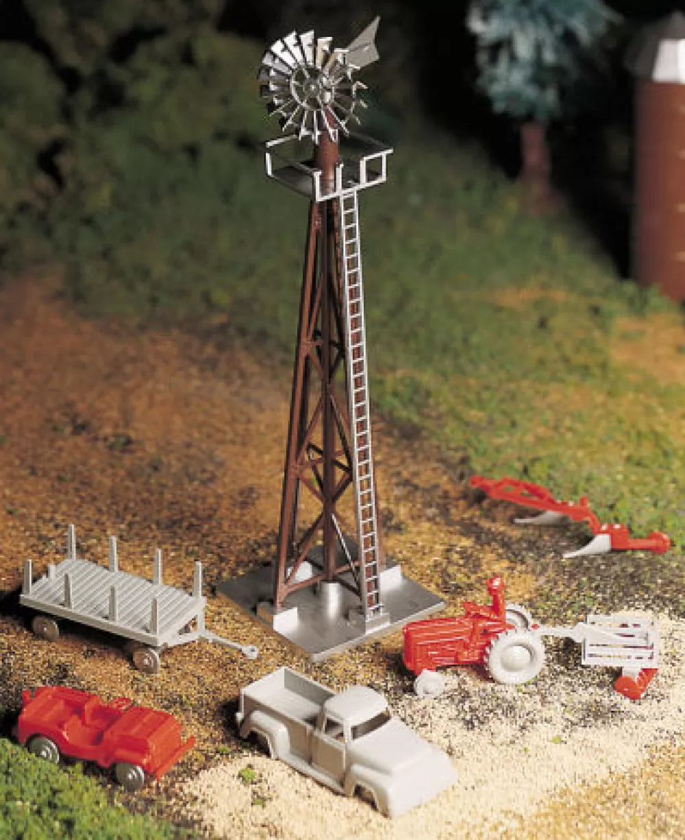 Kits*Bachmann Trains Windmill With Farm Machinery